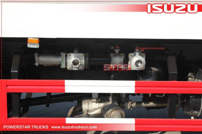 Manufacturer 4X2 ISUZU 8CBM Stainless Steel Drinkable Potable Water Truck