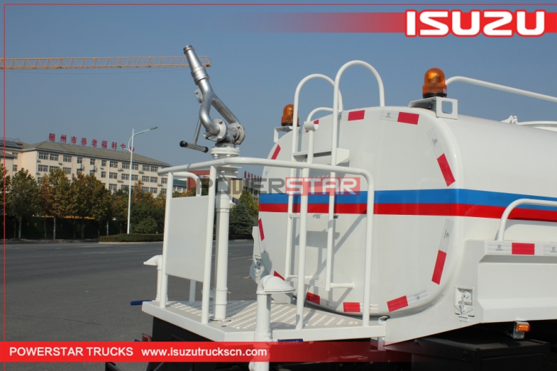Manufacturer 4X2 ISUZU 8CBM Stainless Steel Drinkable Potable Water Truck