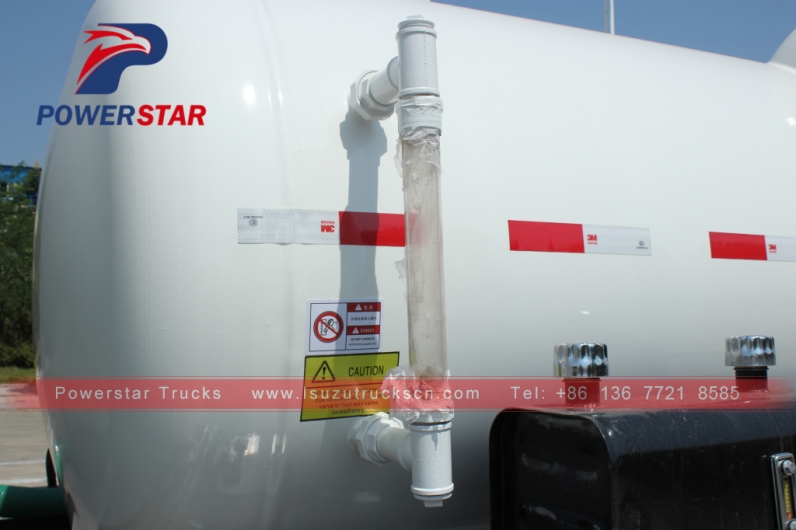 Isuzu Fecal Suction Sewage Truck with ITALY Vacuum Pump small 5000L Sewel Jetting