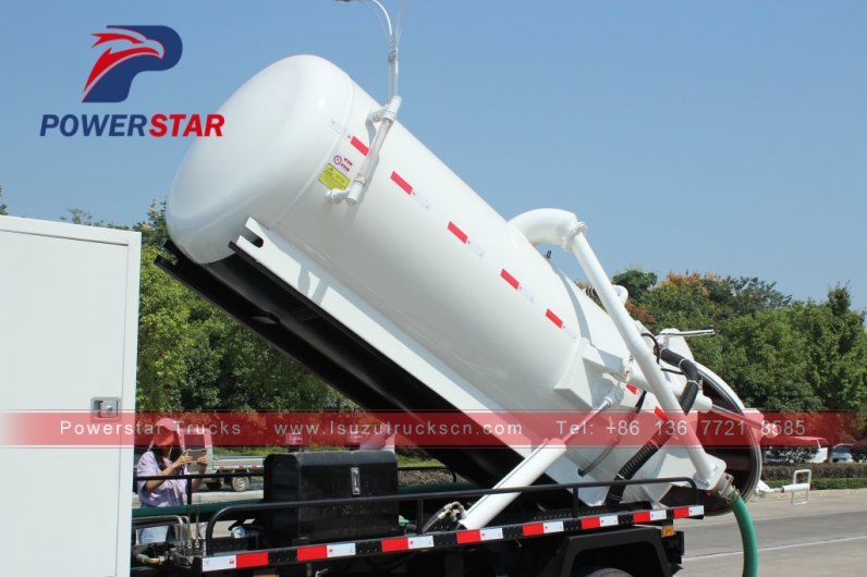 Isuzu Fecal Suction Sewage Truck with ITALY Vacuum Pump small 5000L Sewel Jetting