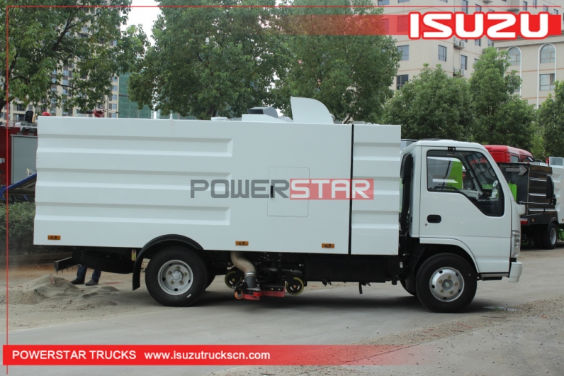 ISUZU Street Cleaning Truck Road Sweeper Machine Vacuum Electric Road Cleaning Machine Truck