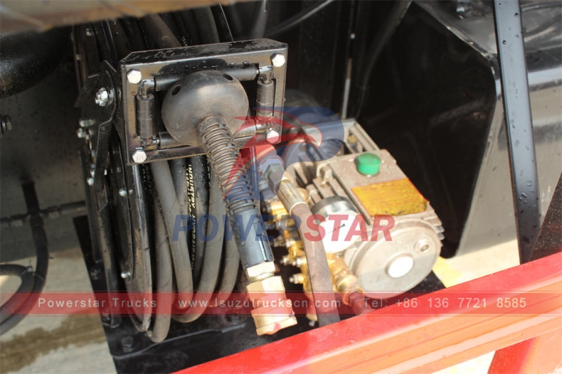ISUZU 700P vacuum tank truck septic tank truck gully emptier on sale