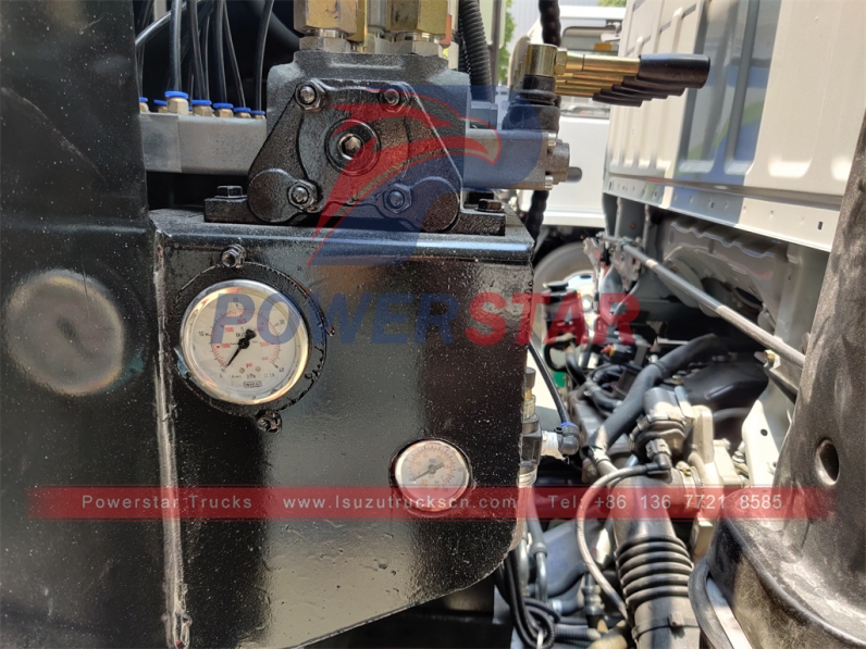 Refuse compressed collection garbage truck Isuzu 6cbm garbage compactor truck