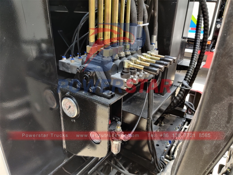 Refuse compressed collection garbage truck Isuzu 6cbm garbage compactor truck