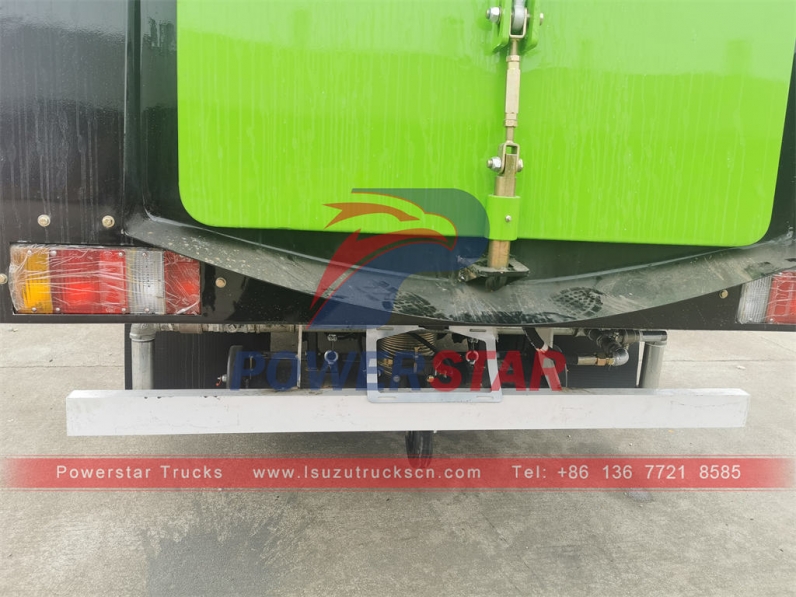 ISUZU ELF 100P 5CBM street sweeper truck for sale