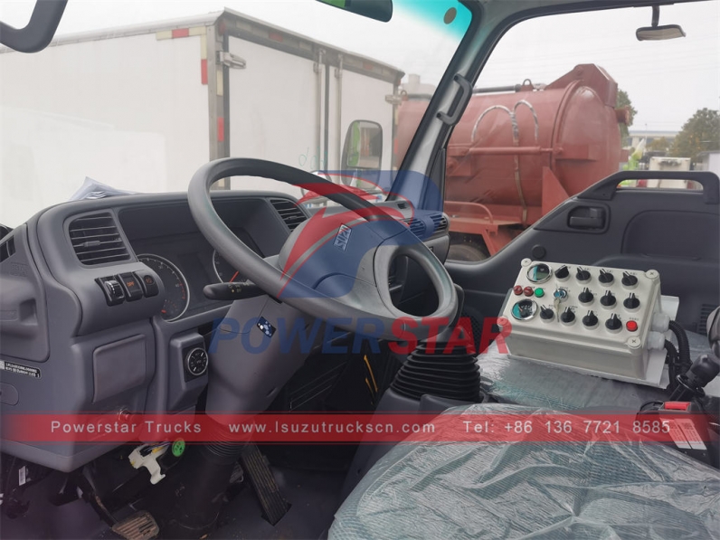 ISUZU ELF 100P 5CBM street sweeper truck for sale