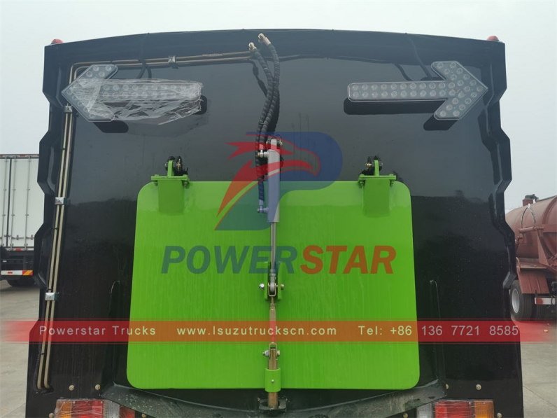 ISUZU ELF 100P 5CBM street sweeper truck for sale