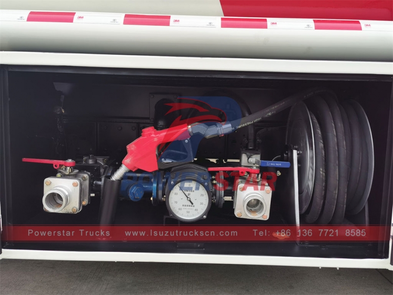 ISUZU NKR 6000 liters refueling truck fuel tank truck for sale