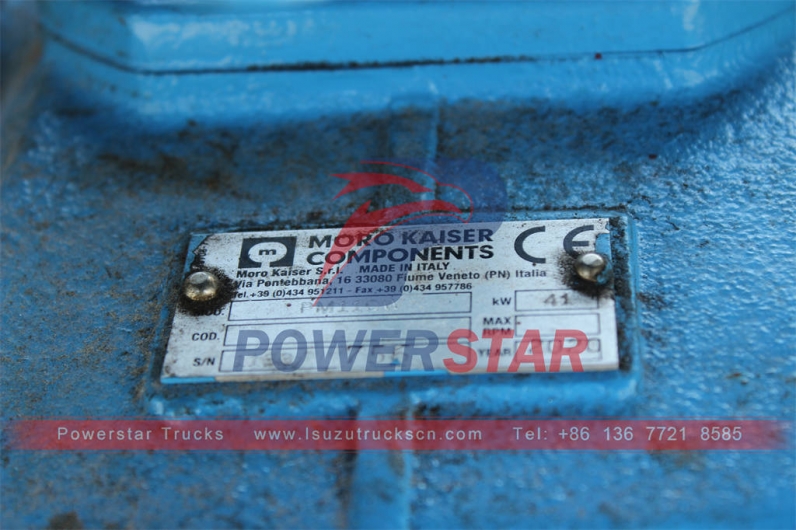 ISUZU GIGA 6×4 vacuum sewage truck gully emptier with Italy MORO pump PM110W