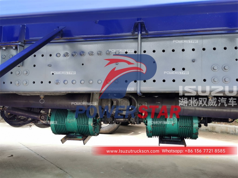Japane brand ISUZU GIGA vacuum sewage truck at best price