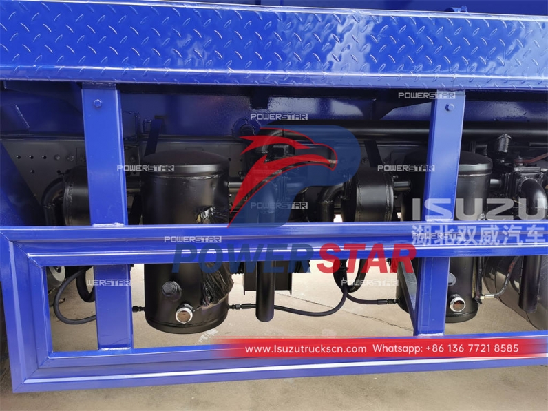 Japane brand ISUZU GIGA vacuum sewage truck at best price