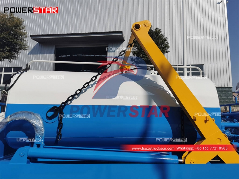 Algeria ISUZU FTR skip loader mounted water tank