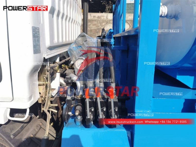 Algeria ISUZU FTR skip loader mounted water tank