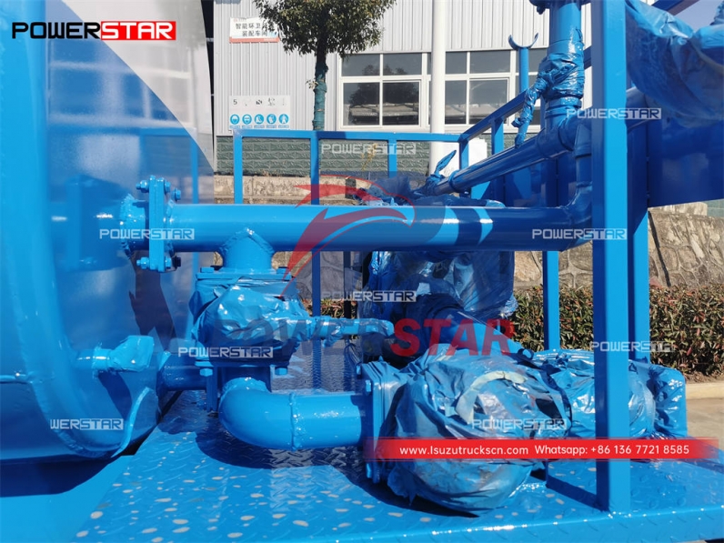 Algeria ISUZU FTR skip loader mounted water tank