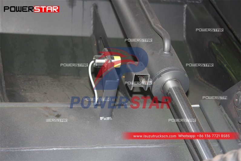 Best-selling ISUZU GIGA refuse compactor truck