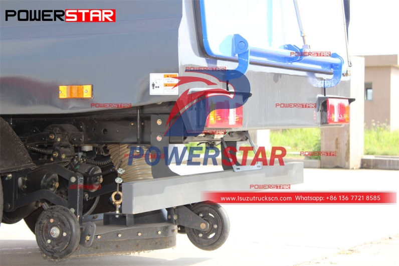 ISUZU NKR/ELF 100P street sweeper truck for sale
