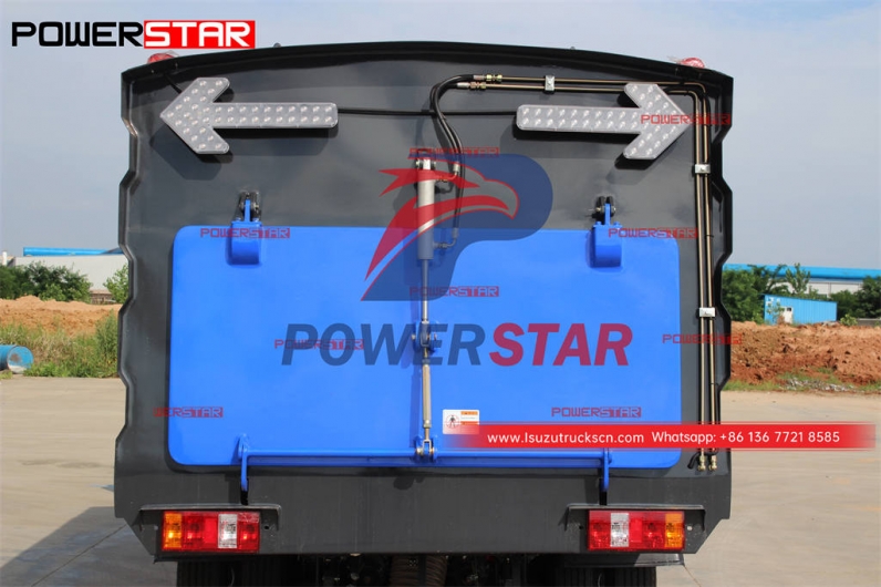 ISUZU NKR/ELF 100P street sweeper truck for sale