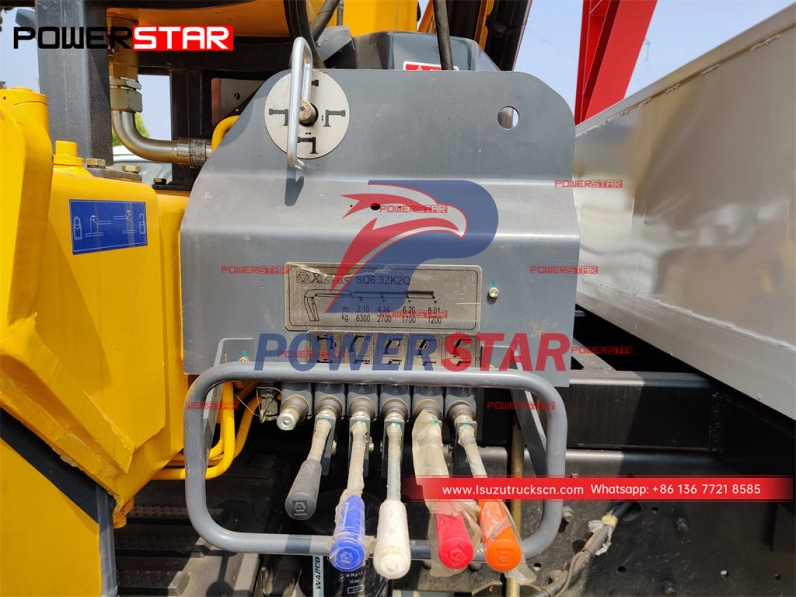 ISUZU FVR truck with kunckle boom crane XCMG