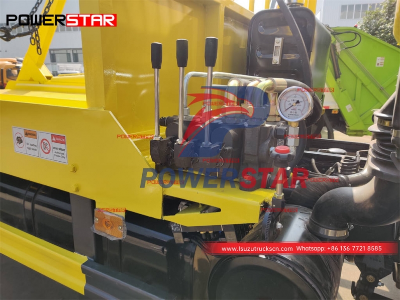 Customized ISUZU FVR 10CBM skip loader garbage truck for sale