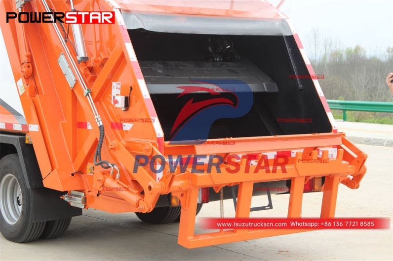 Good price ISUZU 100P 4WD rear load garbage compactor for Philippines