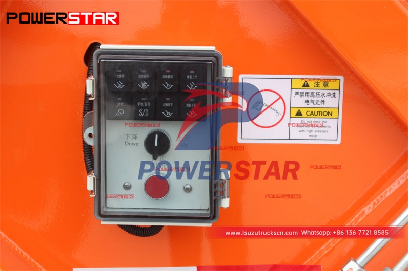 Good price ISUZU 100P 4WD rear load garbage compactor for Philippines