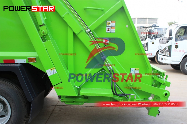 Good price ISUZU 4×4 off-road 190HP trash compactor truck for export
