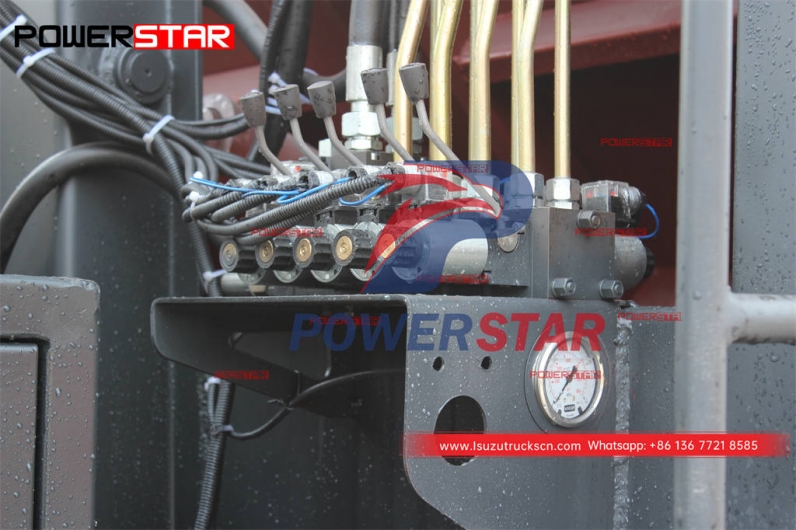 Philippines ISUZU 4×4 AWD 8CBM waste compression truck for sale