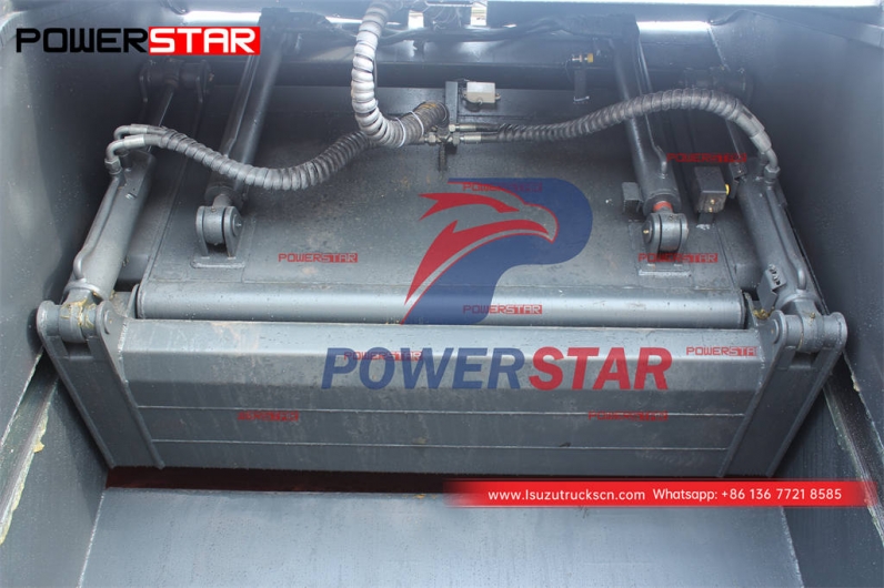 Philippines ISUZU 4×4 AWD 8CBM waste compression truck for sale