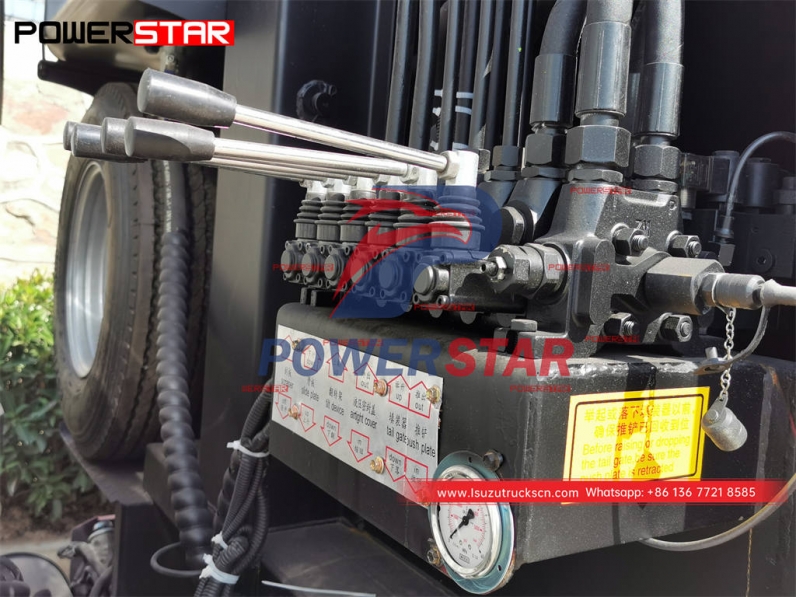 Brand new ISUZU 600P 4WD rear loader 6CBM off-road garbage compactor
