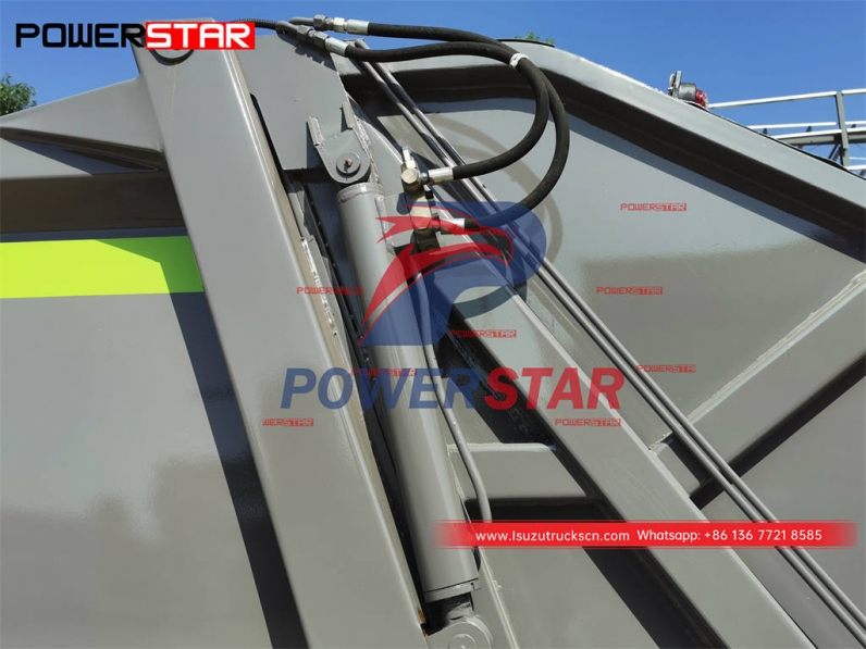 Brand new ISUZU 600P 4WD rear loader 6CBM off-road garbage compactor