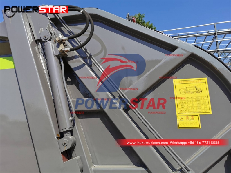 Brand new ISUZU 600P 4WD rear loader 6CBM off-road garbage compactor