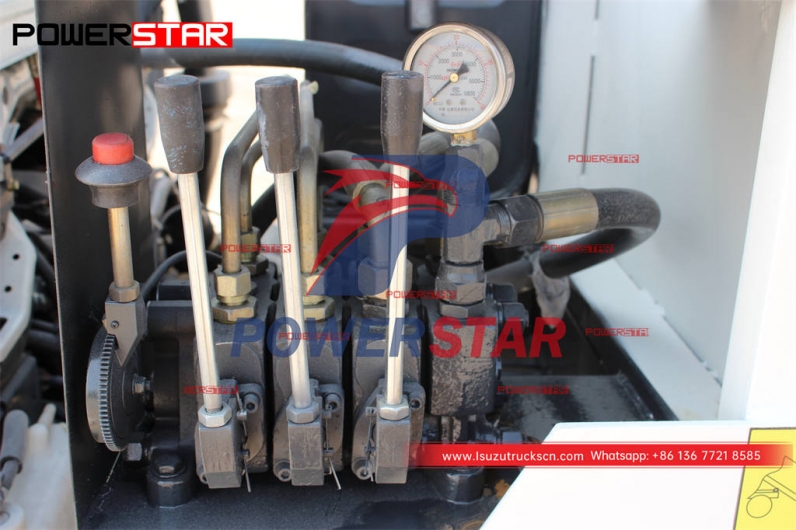 Customized ISUZU 100P/600P 4WD swing arm garbage truck for sale