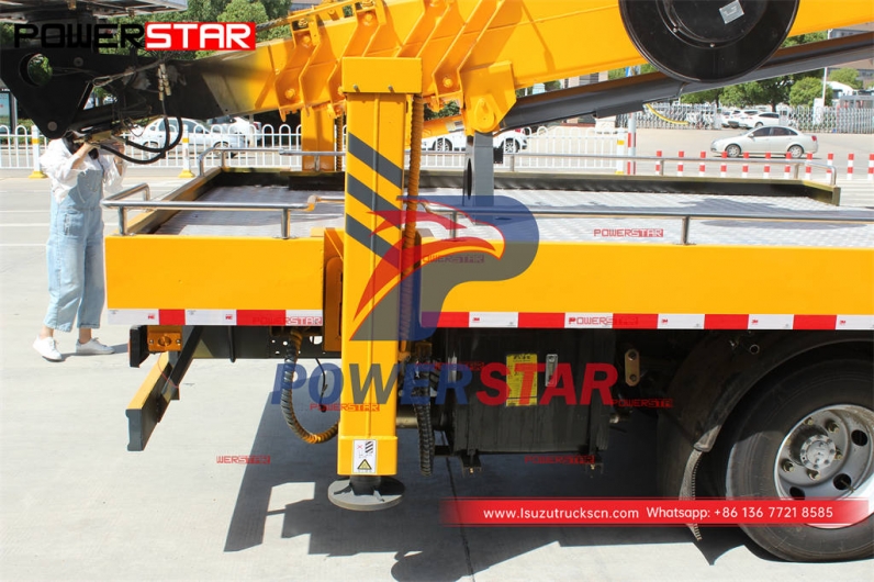 Customized ISUZU 700P 4×4 28m Bucket/Boom Trucks at best price