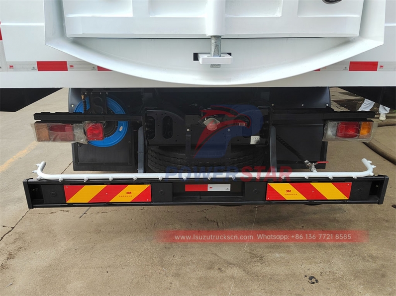 ISUZU GIGA 14000 liters road sweeper truck