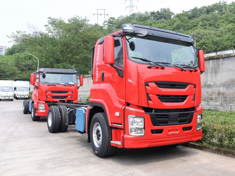 ISUZU GIGA VC61 66 FUEL WATER CARGO TRUCK CHASSIS FOR SALE