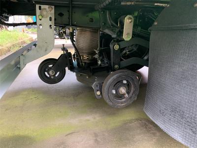 ISUZU NKR road sweeping truck