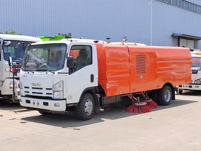 Isuzu NPR road vacuum cleaner truck for sale