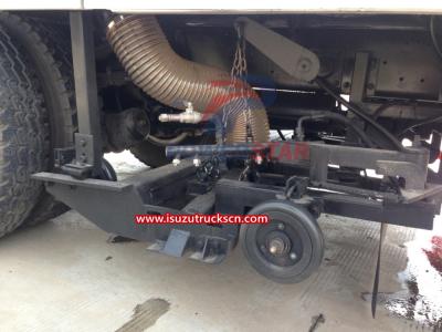 FTR Isuzu vacuum broom road sweeper truck