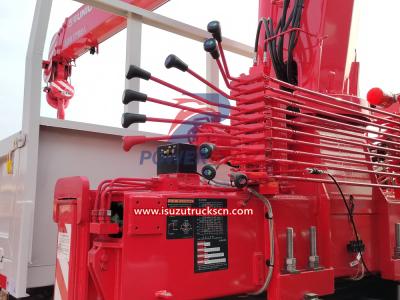 4x4 Off-road FVR Isuzu Truck Mounted 8ton UNIC Stiff Boom Crane