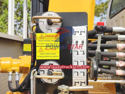 Used 4x4 Isuzu NPR Dropside Cargo Trucks with boom crane