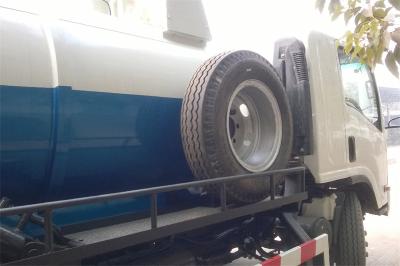 Isuzu NPR vacuum suction truck for sale