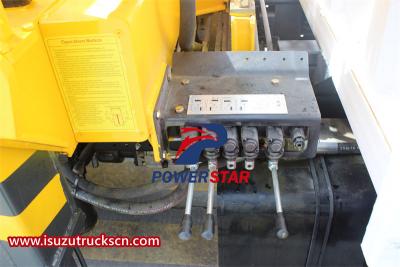 ISUZU RHD truck mounted crane 4 ton