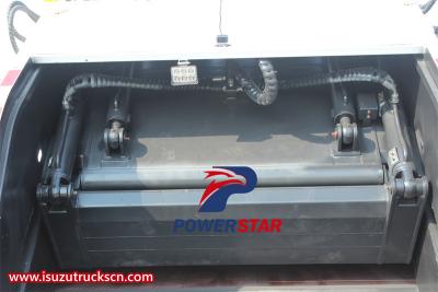 Philippine Isuzu 8 yard mobile compactor vehicle