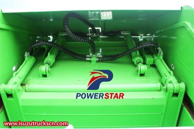Philippine Isuzu 100P 6cbm compactor rear loader