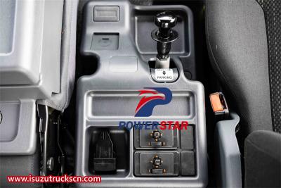 Philippine Isuzu NPR light road rescue wrecker