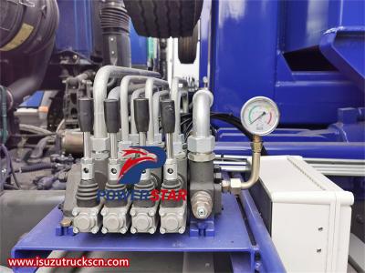 Isuzu GIGA hook-arm garbage truck