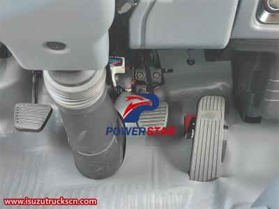 Isuzu ELF 100P double cabin light truck chassis