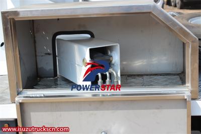 Isuzu 100P 18 meter insulated aerial platform truck