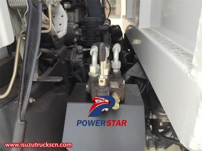 ISUZU 4X4 DUMP TRUCK