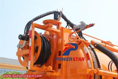 Isuzu FVR GIGA combined jetting truck